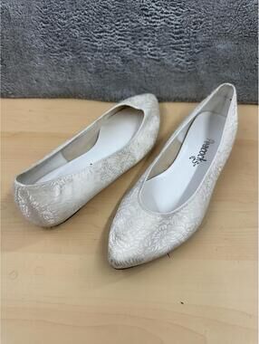 Peacocks Elegant Ivory Floral Ballet‎ Flats